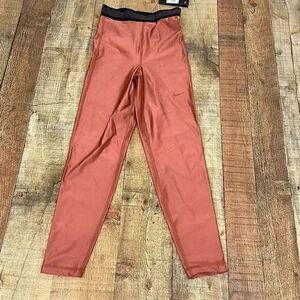 NWT Nike Pro High Rise Tight Fit Leggings